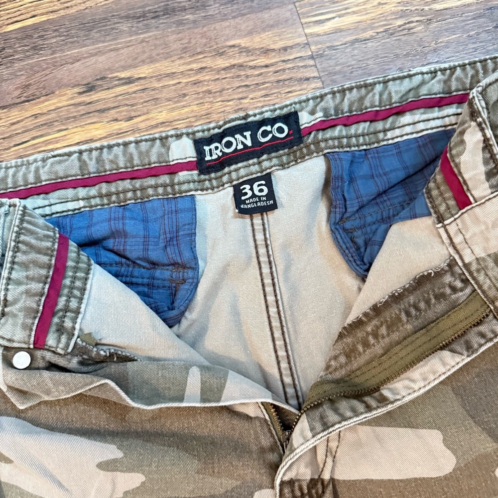 Men's Camouflage Cargo Shorts - Picture 2 of 3